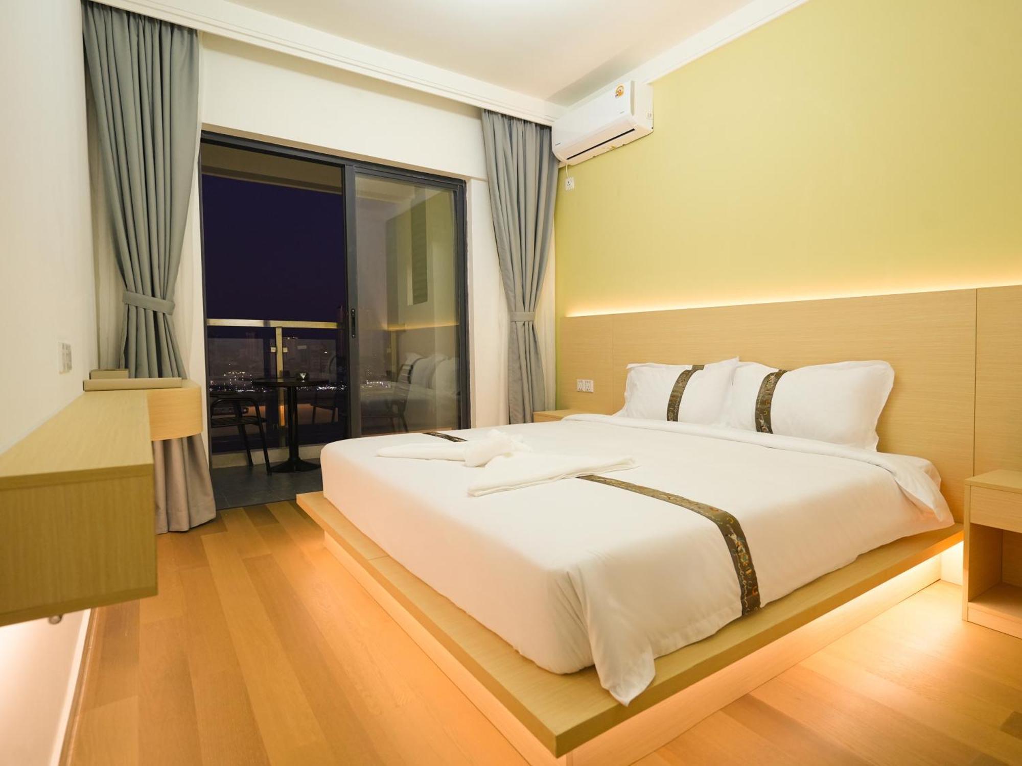 X One Hotel Phnom Penh Exterior foto