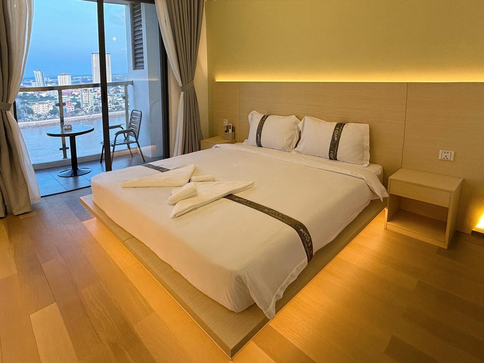 X One Hotel Phnom Penh Exterior foto
