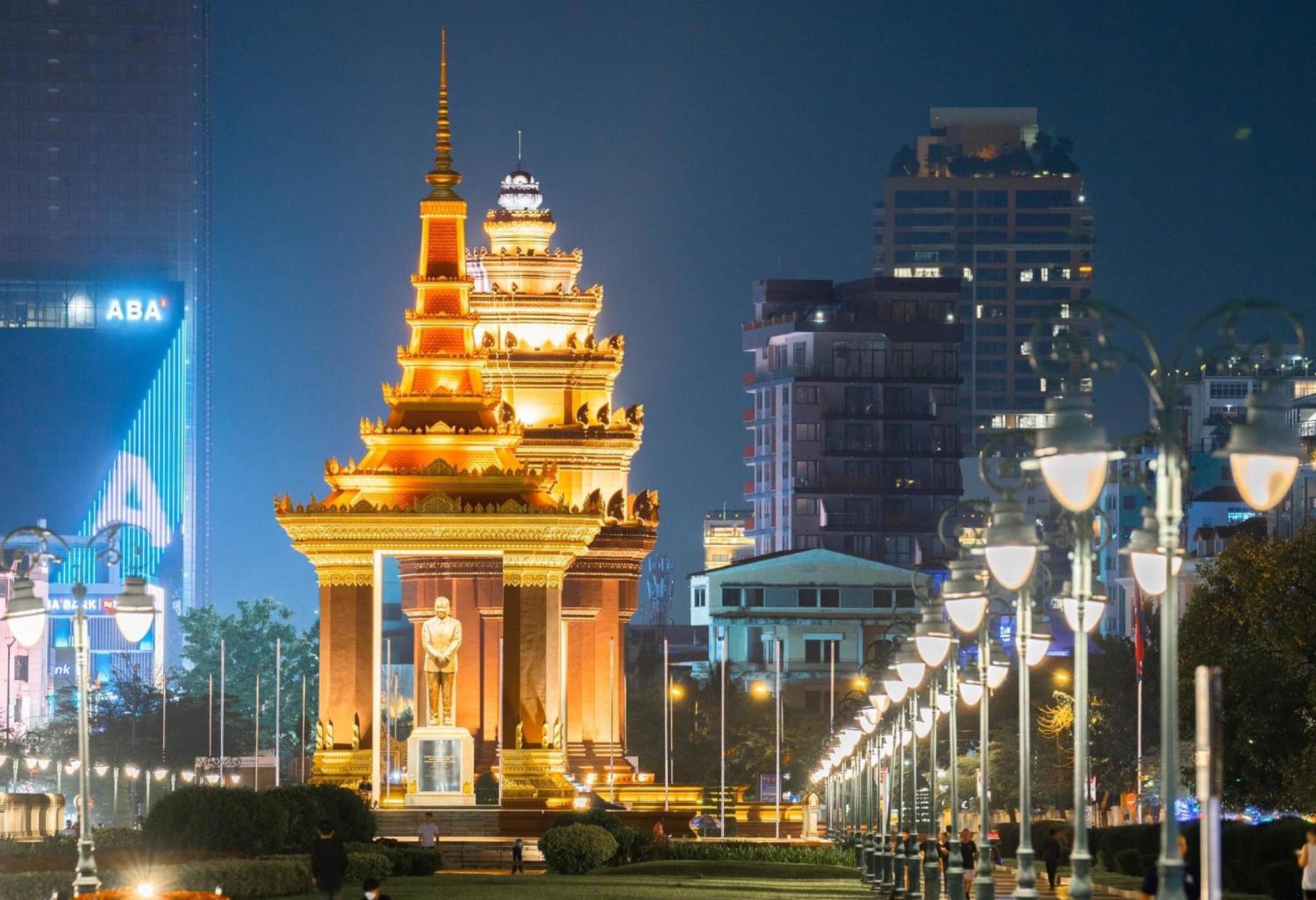 X One Hotel Phnom Penh Exterior foto