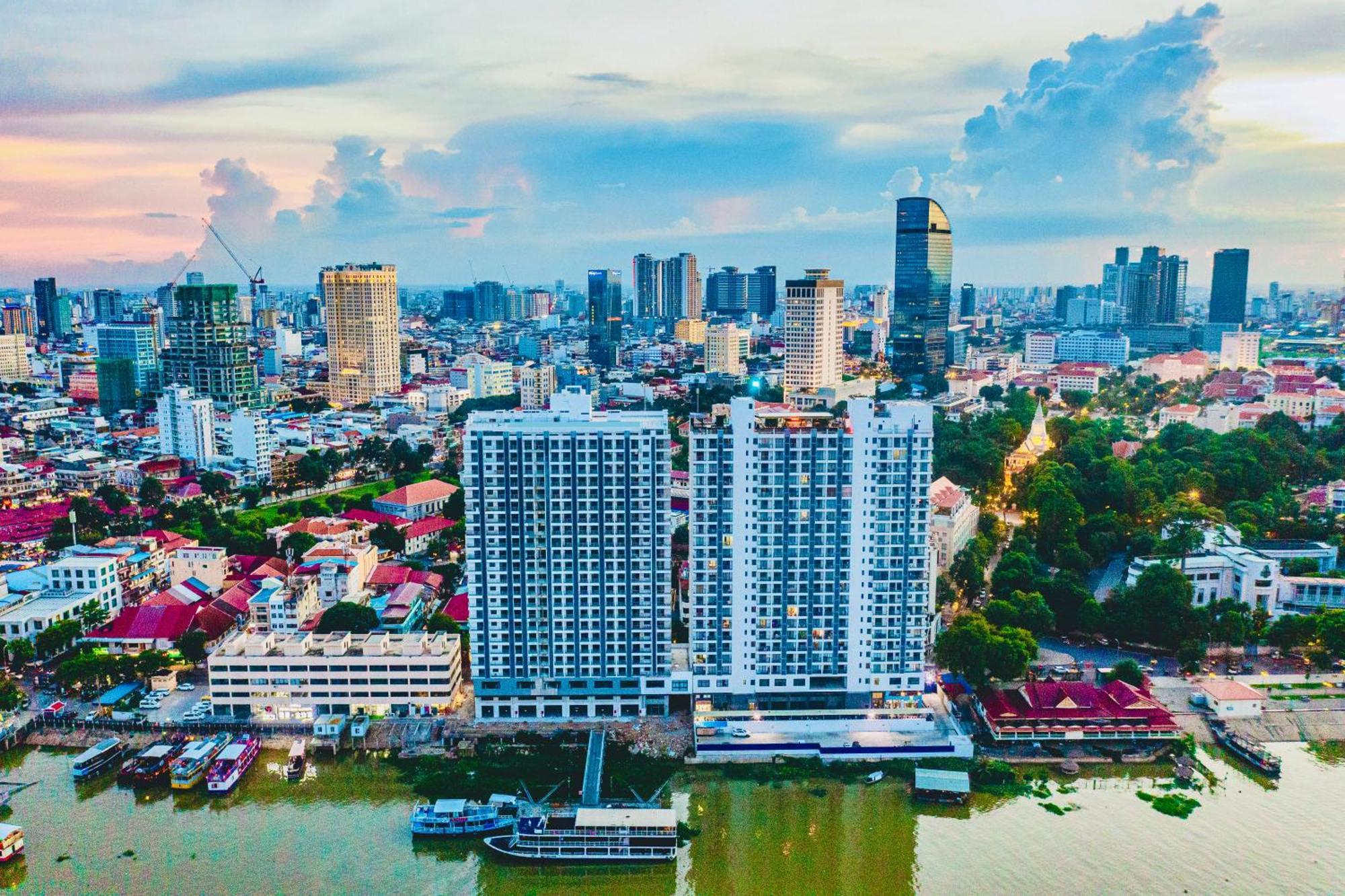 X One Hotel Phnom Penh Exterior foto